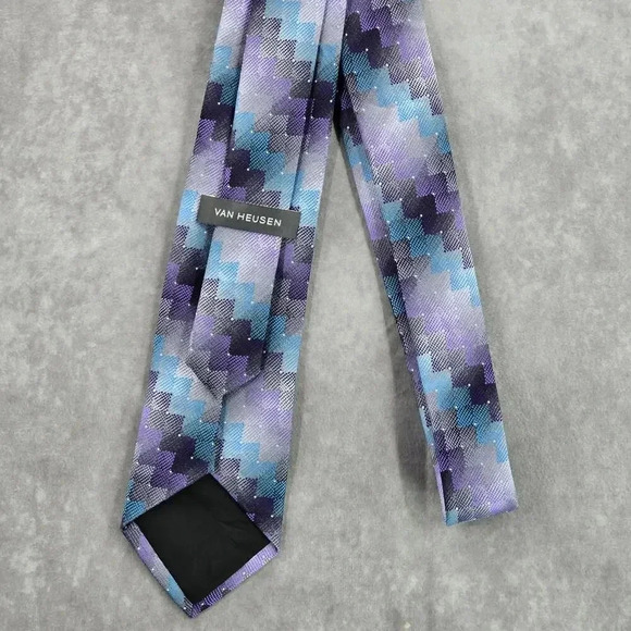 Van Heusen Purple Gray Blue Stair Geometric 100% Polyester Men's Neck Tie NWOT - Picture 3 of 6